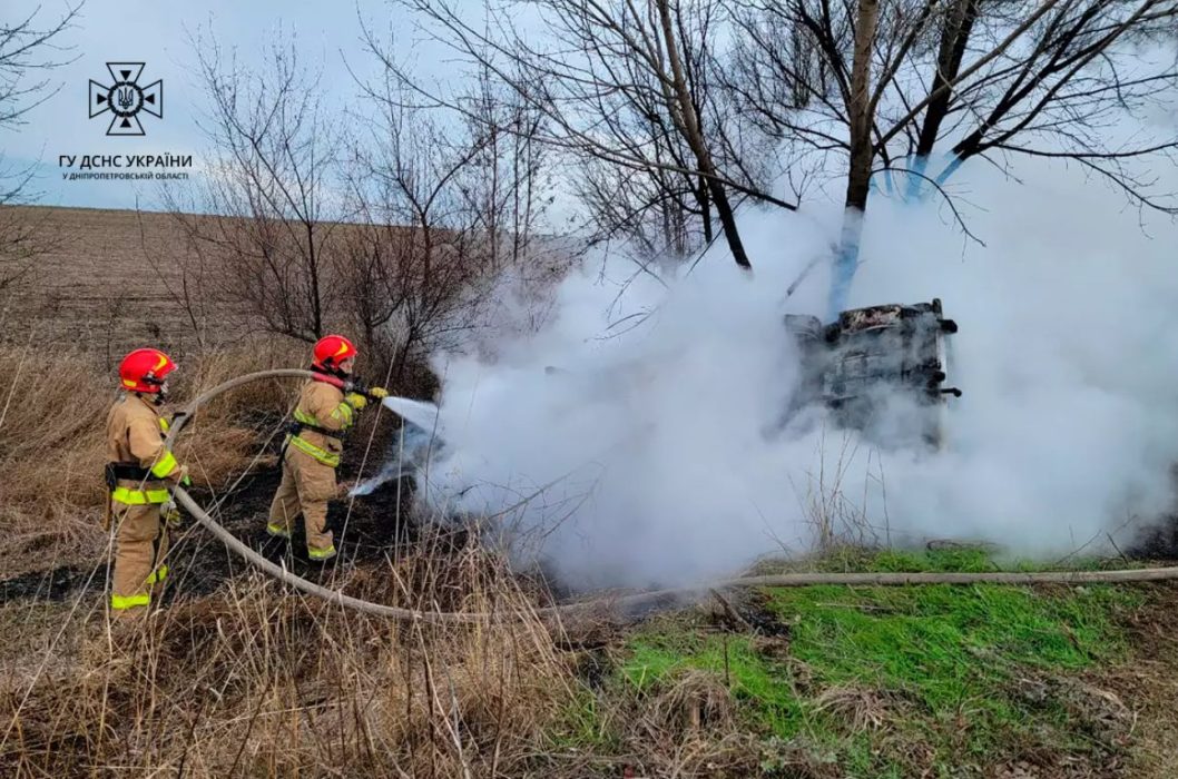 На Дніпропетровщині чоловік згорів у власному автомобілі - рис. 3