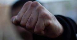 У Дніпрі під час концерту глядач влаштував бійку та побив коміка