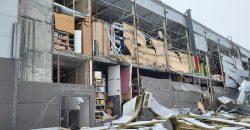 Пошкоджені житлові будинки та ТЦ: наслідки масованої ракетної атаки по Дніпропетровщині