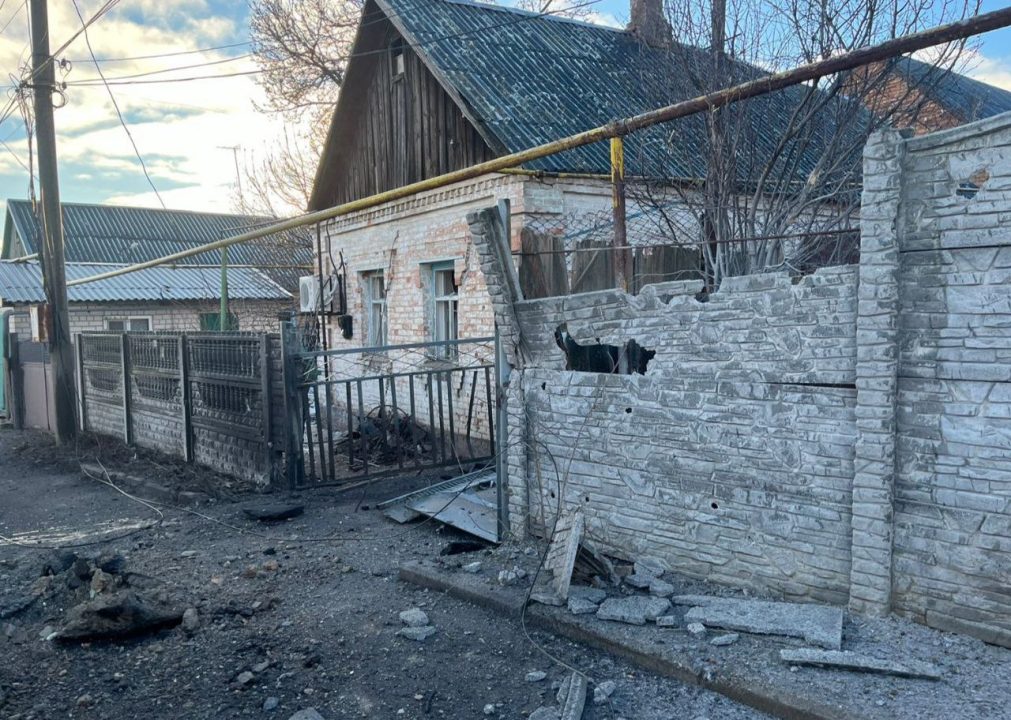 Російські окупанти 12 разів атакували Нікопольщину: пошкоджені будинки, лінії ЛЕП та газогін - рис. 2