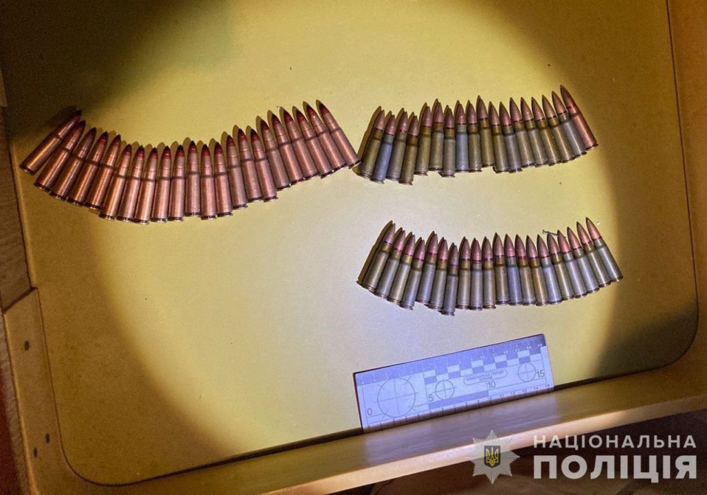 На Днепропетровщине мужчина дома хранил оружие и наркотики - рис. 3