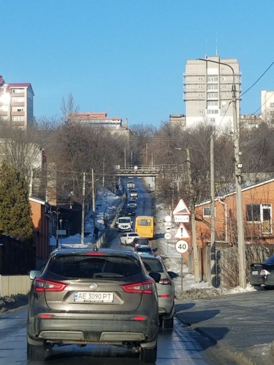 На дорогах Дніпра через негоду спостерігаються аварії та ускладнення руху