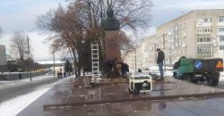 В Днепропетровской области демонтировали бюст Щербицкого, выступавшего за русификацию Украины - рис. 2