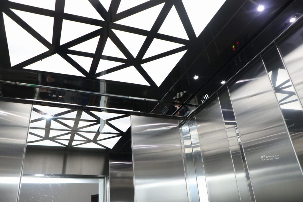 150 нових ліфтів: у Дніпрі у 2024 році продовжать повну заміну підіймачів у будинках мешканців
