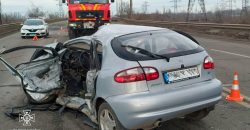 Daewoo не пропустив фуру: на Дніпропетровщині сталася ДТП з постраждалими