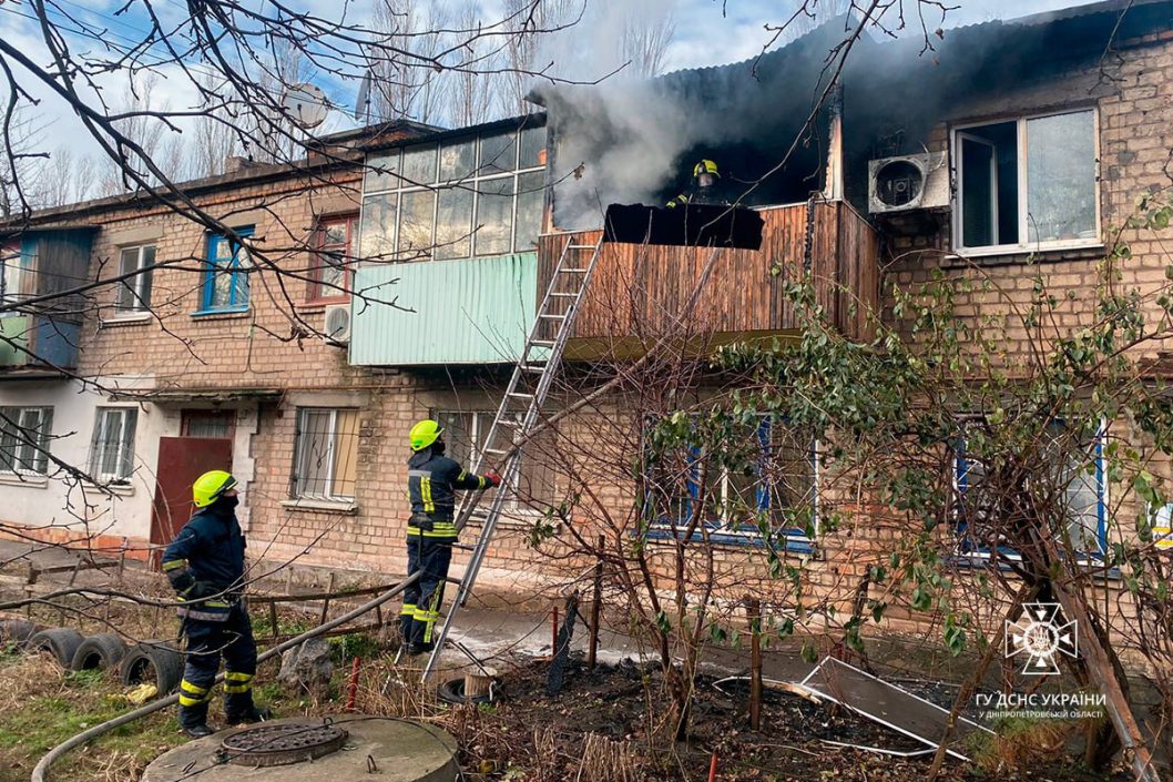 На Дніпропетровщині надзвичайники на пожежі врятували 6 людей