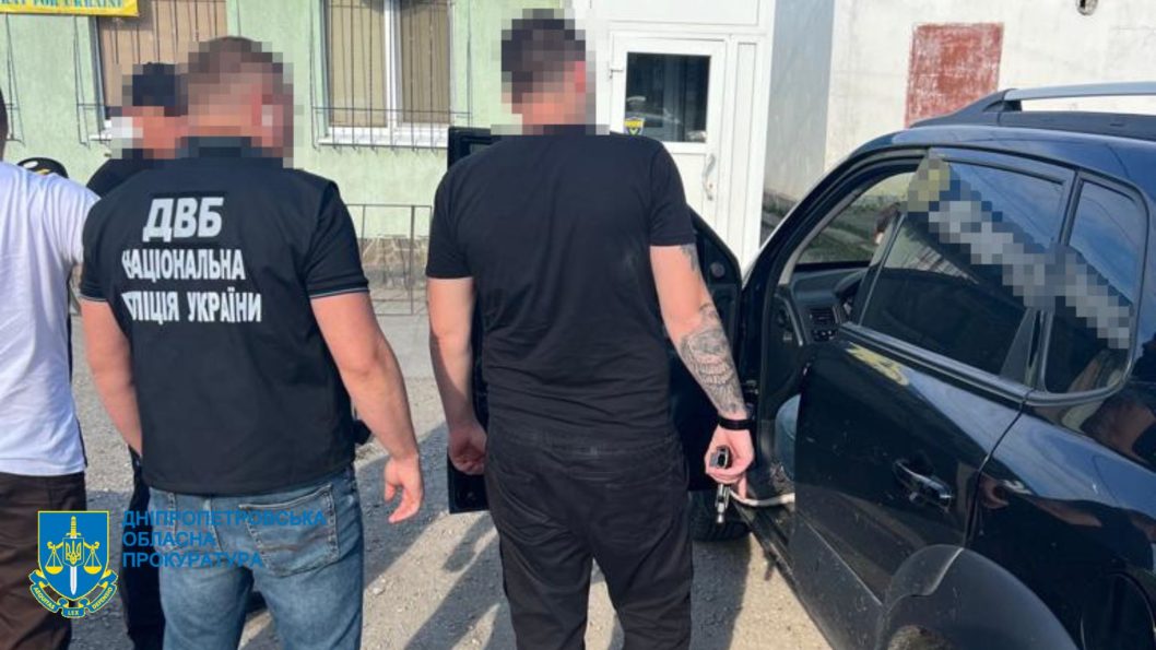 На Дніпропетровщині поліцейський щомісяця вимагав хабарі у лісничого