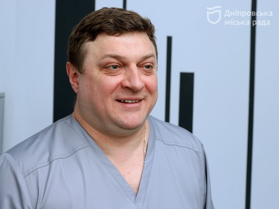 Складні операції та сучасне обладнання: у 4-й міській лікарні Дніпра відкрили нейрохірургічне відділення - рис. 2