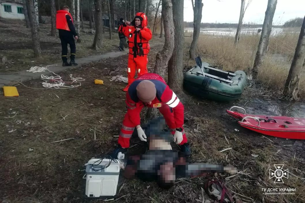 На Днепропетровщине рыбак провалился под лед: мужчину спасти не удалось - рис. 2
