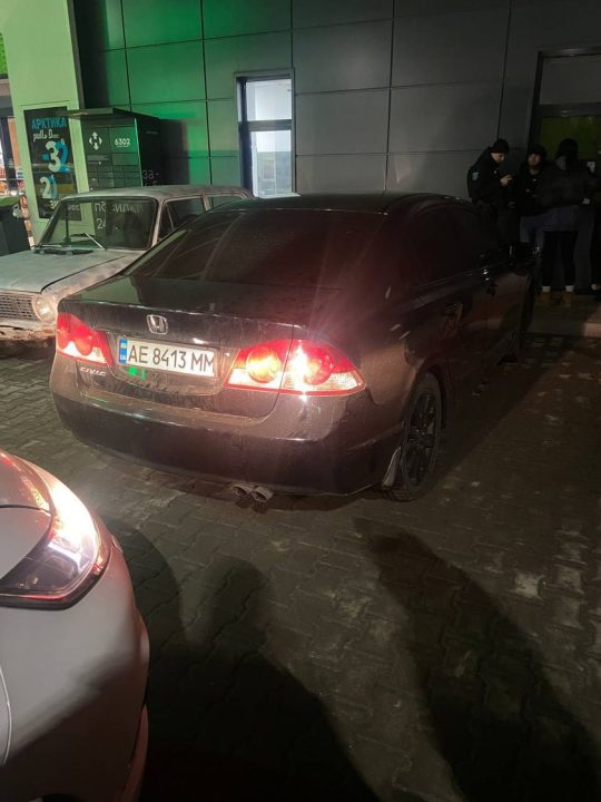 На Дніпропетровщині патрульні виявили наркотики у водія напідпитку