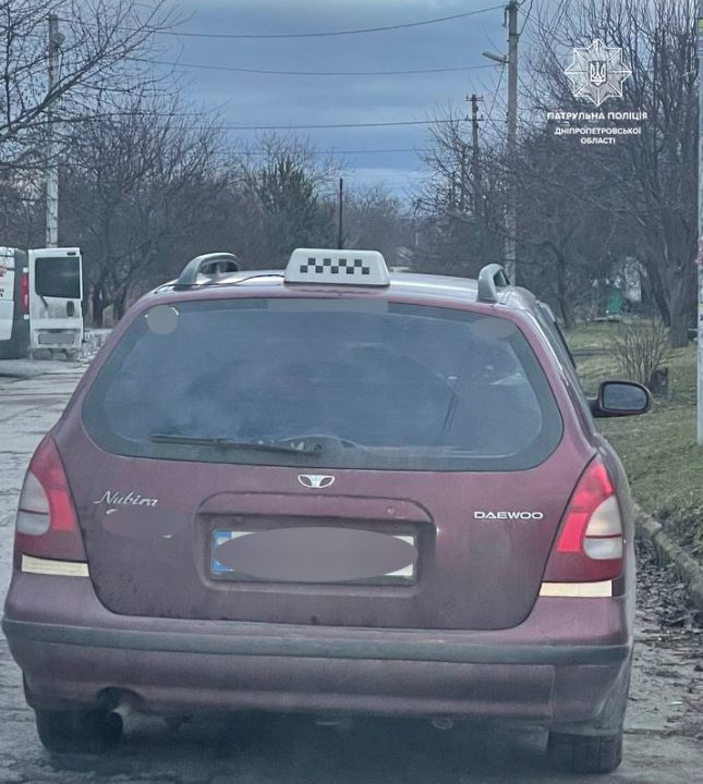 У Дніпрі чоловік таксував водійського посвідчення та з ознаки наркотичного сп’яніння