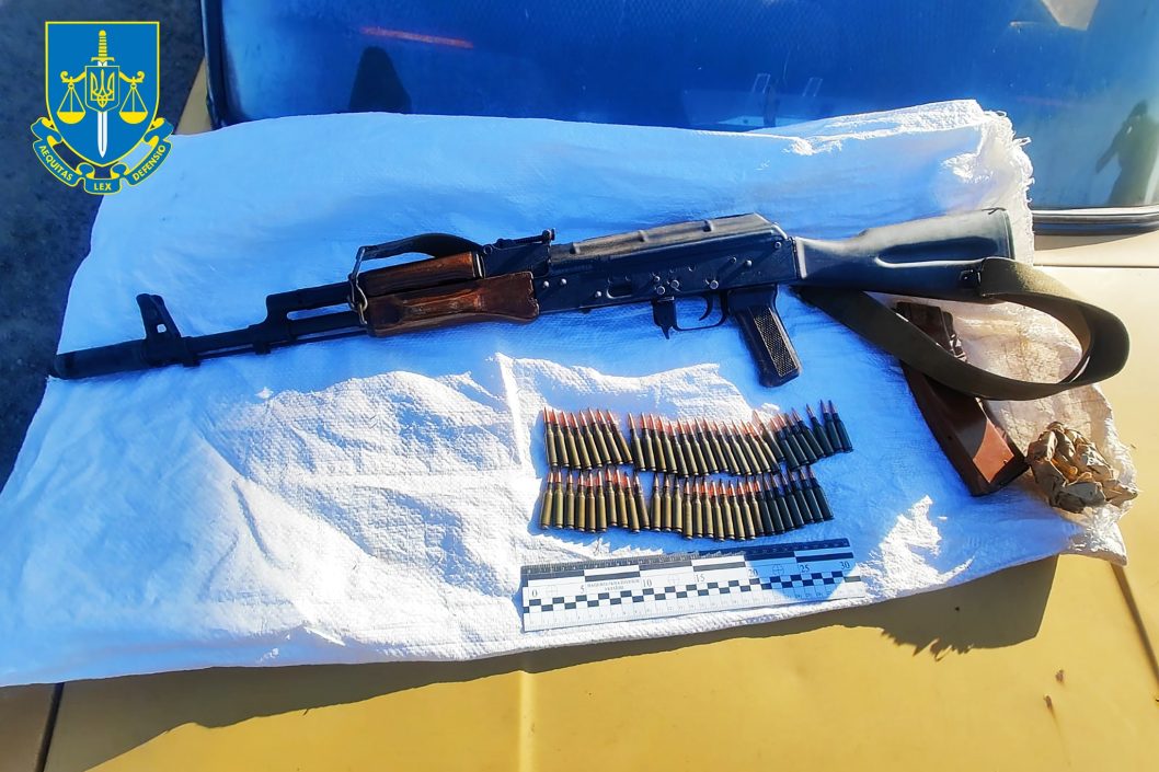 На Дніпропетровщині затримали військовослужбовця за збут зброї