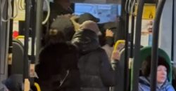 У Дніпрі пасажир з кулаками накинувся на водія автобуса