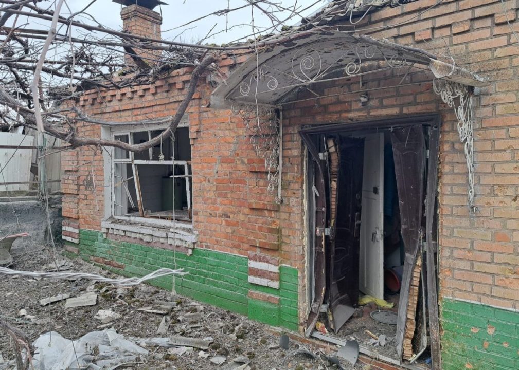 Пошкоджені будинки та ЛЕП: протягом дня окупанти 7 разів атакували Нікопольщину - рис. 5