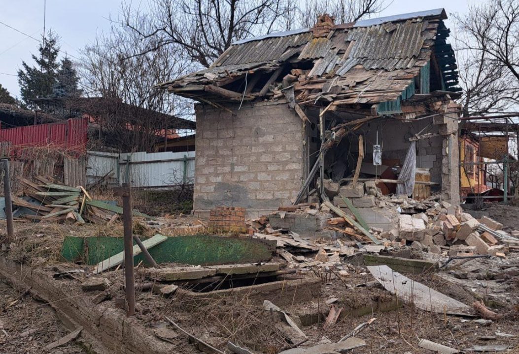 Пошкоджені будинки та ЛЕП: протягом дня окупанти 7 разів атакували Нікопольщину - рис. 1