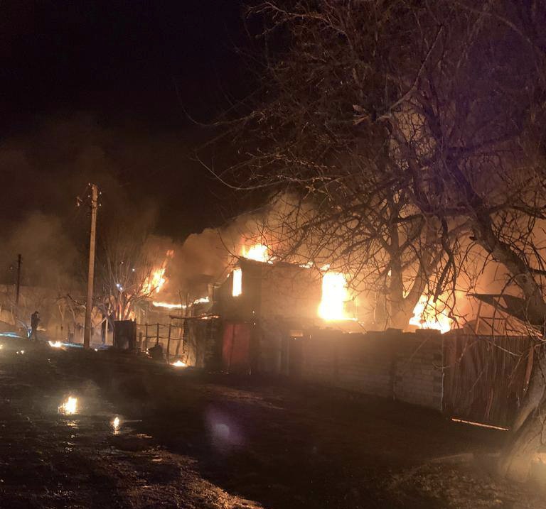 В результате ночной атаки оккупантов по Харькову погибли 4 взрослых и 3 детей - рис. 1