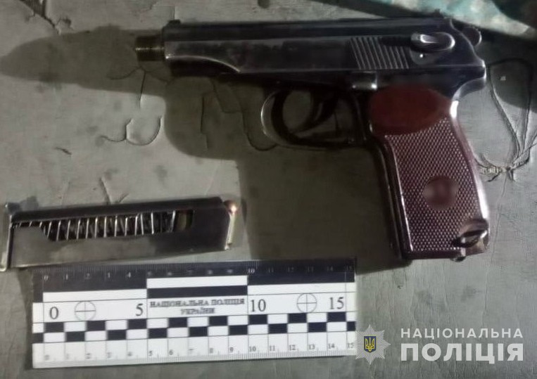 На Дніпропетровщині чоловік під час сварки вистрілив з пістолета у хлопця