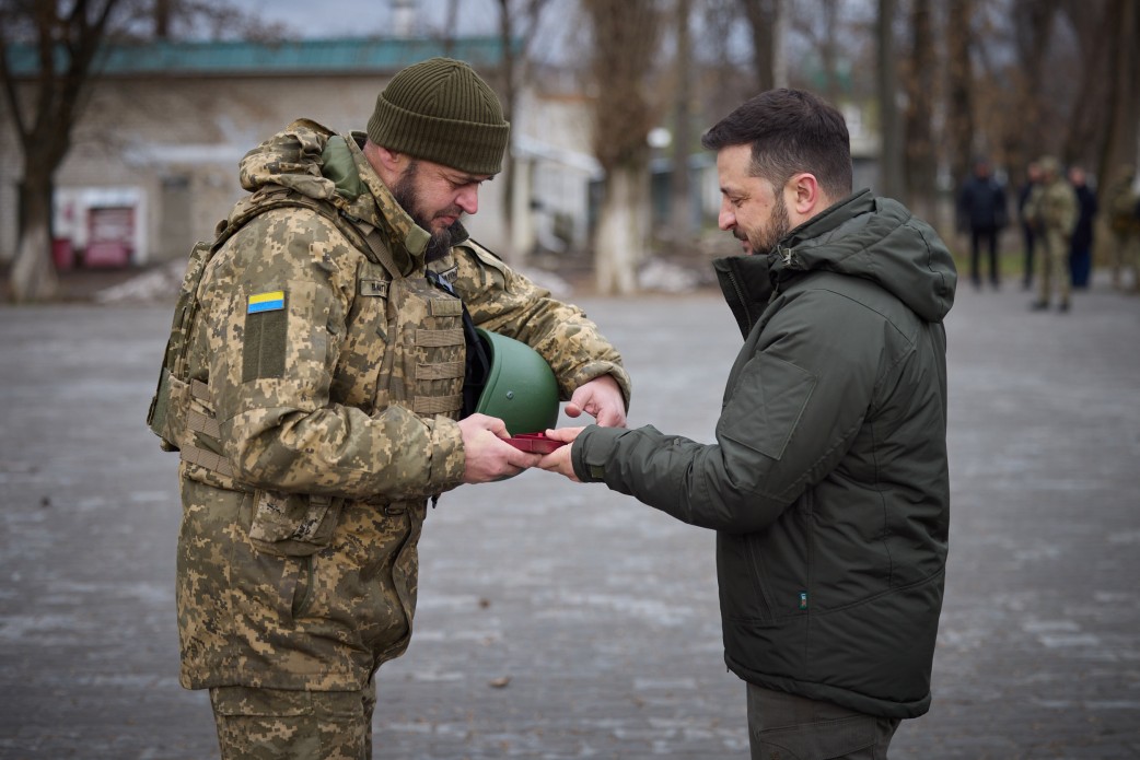 Президент України вручив державні нагороди військовослужбовцям Дніпропетровщини
