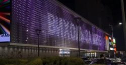 Большой букет и надпись на ТРЦ: в Днепре парень зрелищно сделал предложение любимой - рис. 11