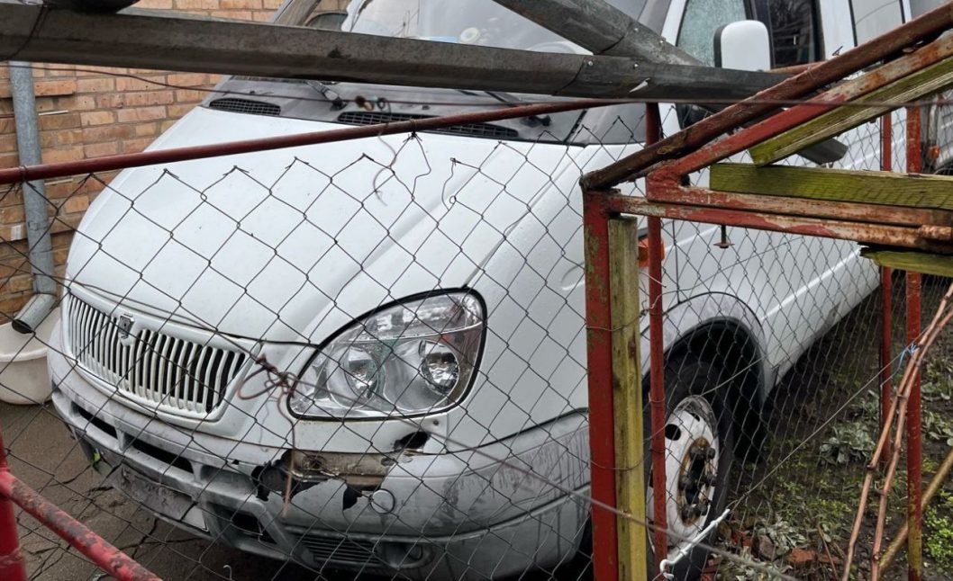 Пошкоджені будинки, авто та ЛЕП: протягом дня окупанти 10 разів атакували Дніпропетровщину