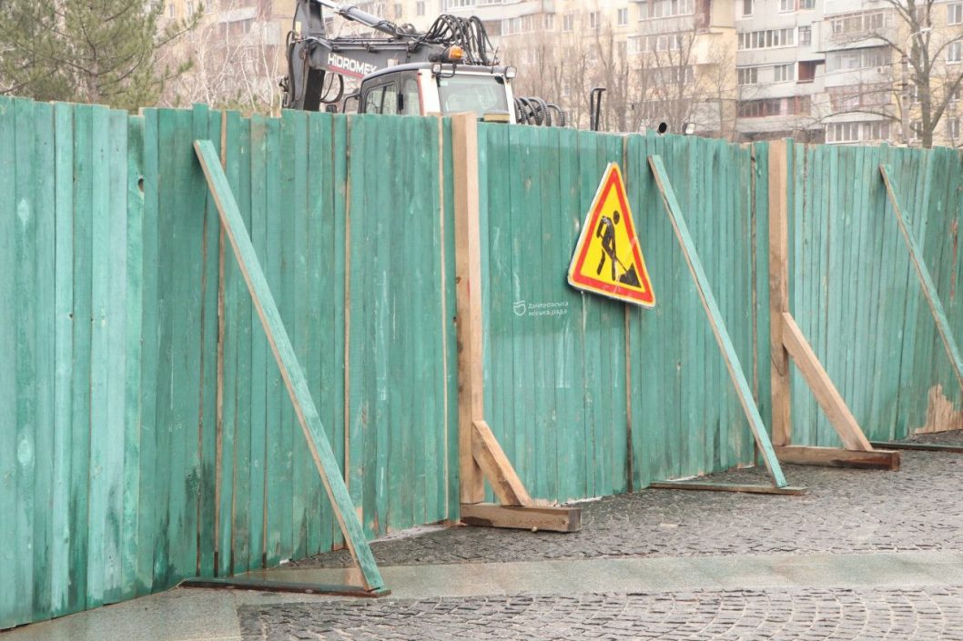 Як у Дніпрі просувається ремонт аварійного колектора біля бульвару Слави - рис. 1