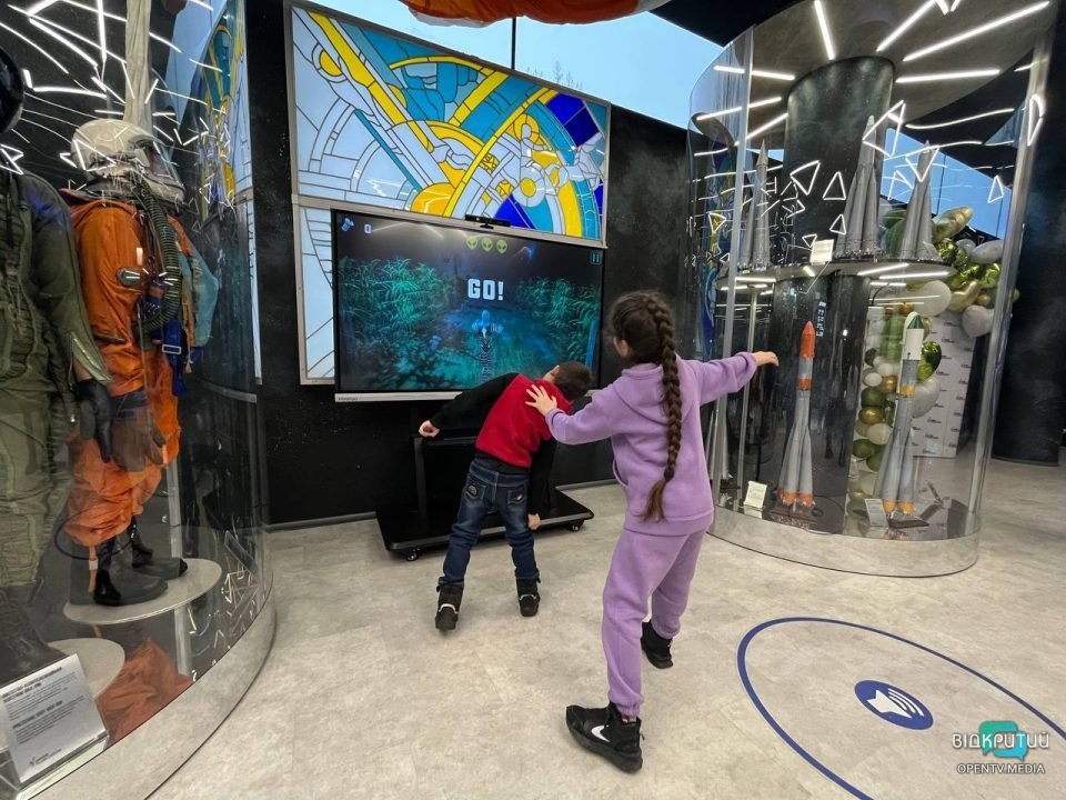 У Дніпрі завершився курс з екології астрономії для дітей ВПО