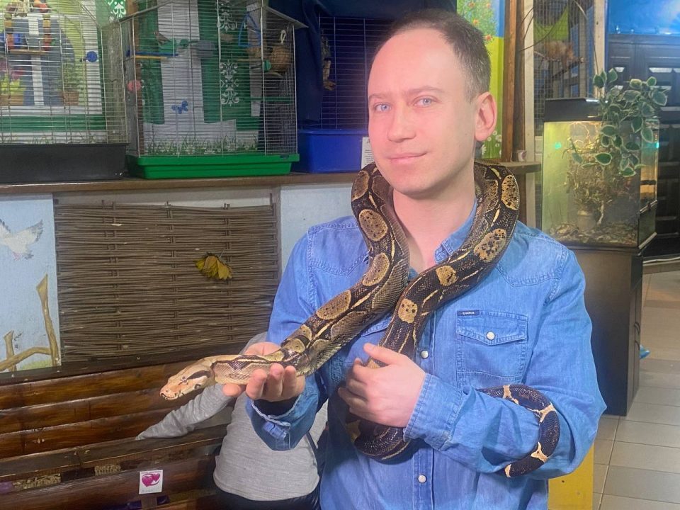 У Дніпрі врятували удава знайденого військовими