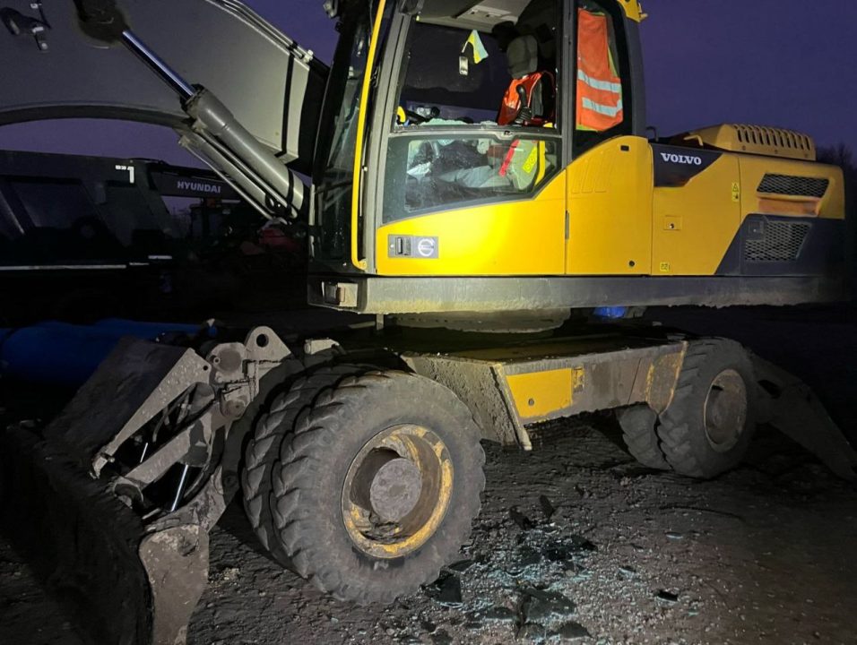 Вночі окупанти випустили 25 снарядів по Нікопольщині: пошкоджений ліцей - рис. 2