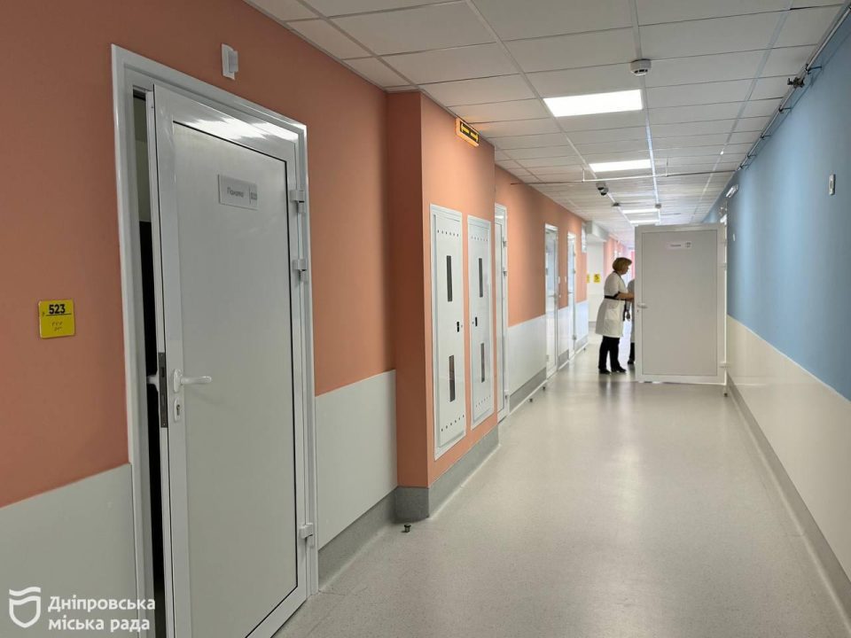 Комфортні умови для пацієнтів та найсучасніше обладнання: масштабне оновлення міської дитячої лікарні у Дніпрі - рис. 8