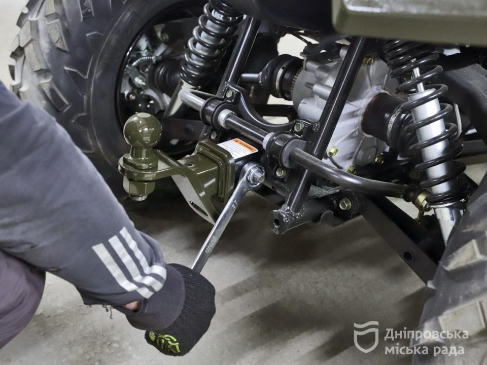 Дніпро замовив для Сил оборони сотню квадроциклів: перші 50 вже готують до відправлення на фронт - рис. 1