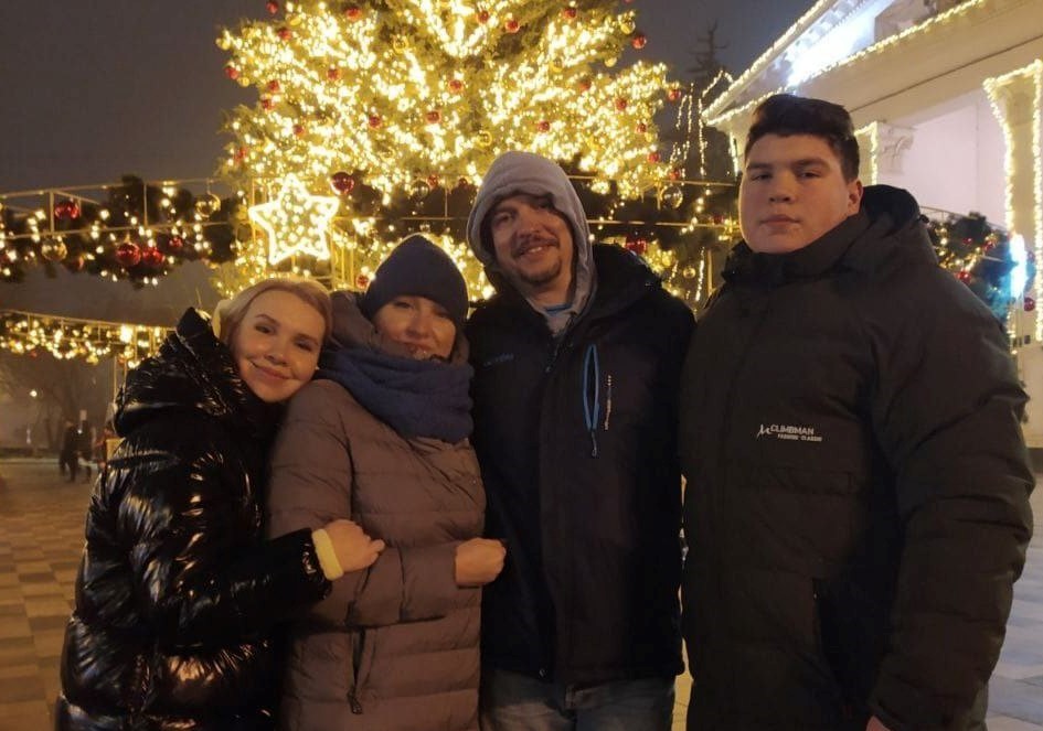 Історія хлопця, якого рятували у лікарні Дніпра, потрапила в оскароносну кінострічку «20 днів у Маріуполі» - рис. 2