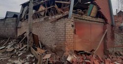 Поранений чоловік, понівечені 11 приватних будинків: росіяни обстріляли Нікорольщину