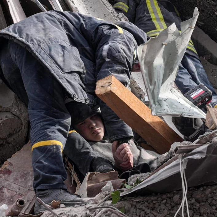 Історія хлопця, якого рятували у лікарні Дніпра, потрапила в оскароносну кінострічку «20 днів у Маріуполі» - рис. 3