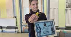 В Днепре 16-летний парень установил рекорд Украины по жонглированию тремя булавами - рис. 13