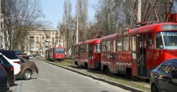 В Днепре из-за ДТП на Соборной площади заблокировано движение трамваев - рис. 11