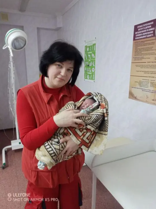 На Дніпропетровщині медики швидкої прийняли пологи в домашніх умовах