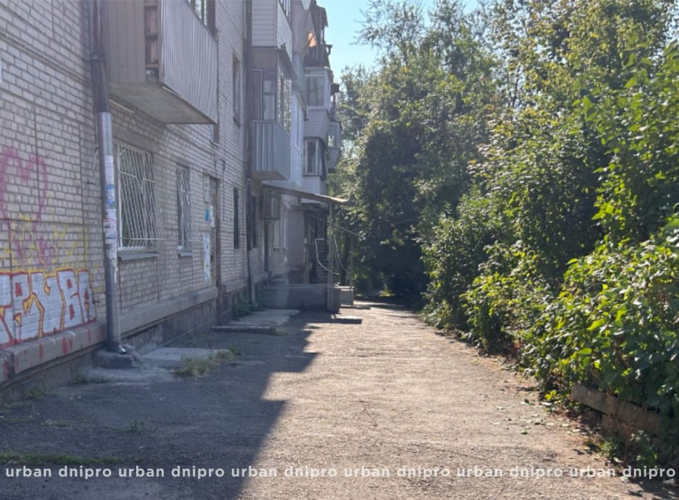 У Дніпрі продовжують облаштовувати благоустрій вулиць