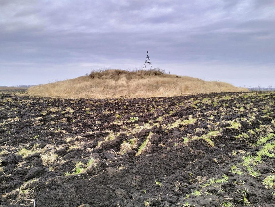 На Дніпропетровщині варварськи розкопують давній курган