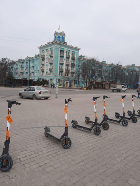 В одному з міст Дніпропетровщини вперше з'явився сервіс прокату самокатів - рис. 1