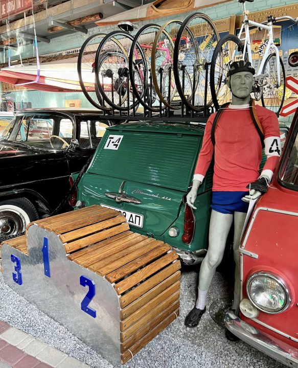 Музей «Машини часу» у Дніпрі поповнився раритетними експонатами для виставки