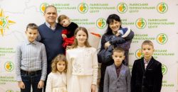 Львів'янка народила сьому дитину, хлопчик став 105 онуком