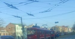 У Дніпрі трамвай зійшов з рейок, рух ускладнено