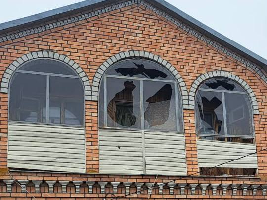 Пошкоджено комунальне підприємство, будинки і авто: наслідки ворожих обстрілів Нікополя - рис. 4