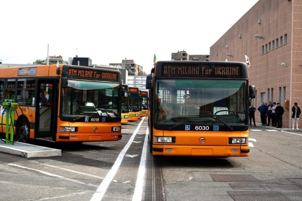 Мілан надає Дніпру майже 40 автобусів, якими місто забезпечить громади, що їх найбільше потребують - рис. 2