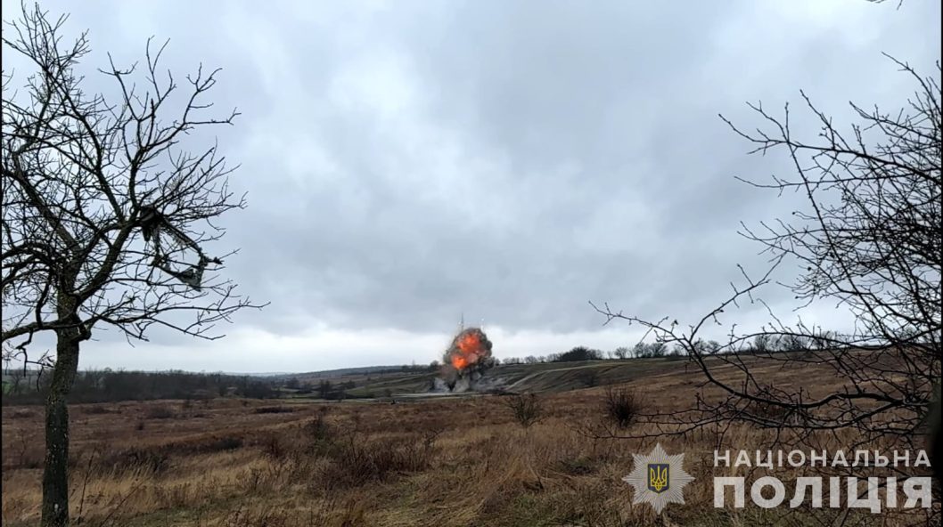 Дивом не здетонувала: на Дніпропетровщині знешкодили бойову частину "Шахеда", яка влетіла у багатоповерхівку - рис. 2