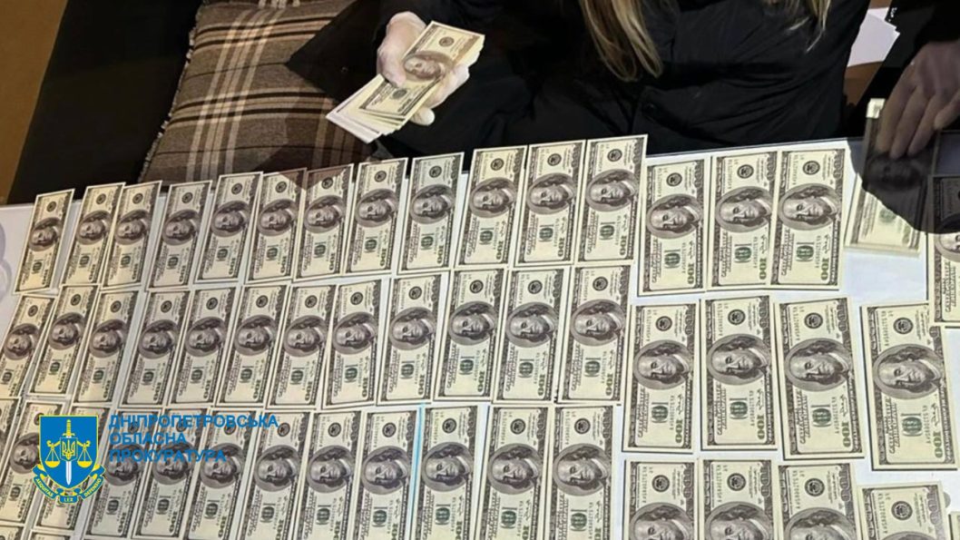 На Дніпропетровщині затримали двох чоловіків, які допомагали ухилянтам тікати з країни