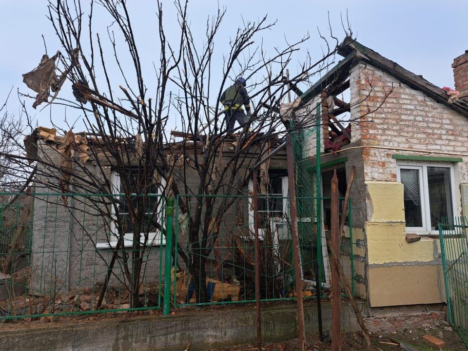 Росіяни обстріляли Нікополь з важкої артилерії та дронами-камікадзе