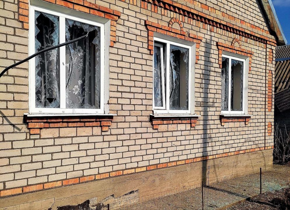 Внаслідок ворожого обстрілу Дніпропетровщини постраждала 23-річна дівчина
