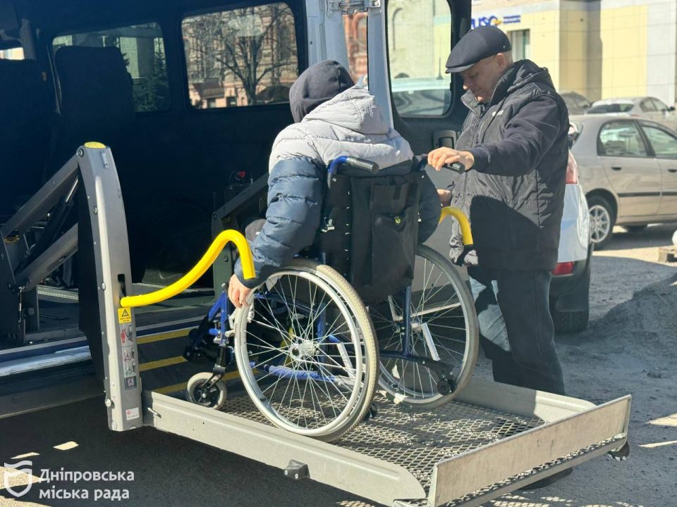 Безкоштовна послуга «Соціальне таксі» у Дніпрі: як її можуть замовити люди з інвалідністю - рис. 1
