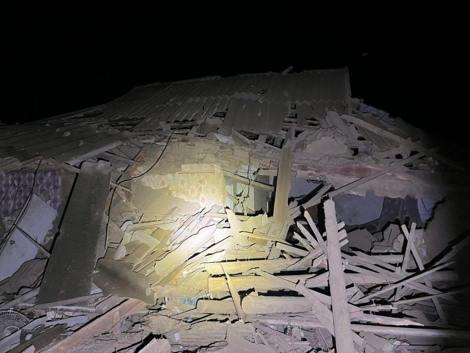 Пошкоджені будинки, газогін та ЛЕП: наслідки нічної атаки окупантів по Дніпропетровщині